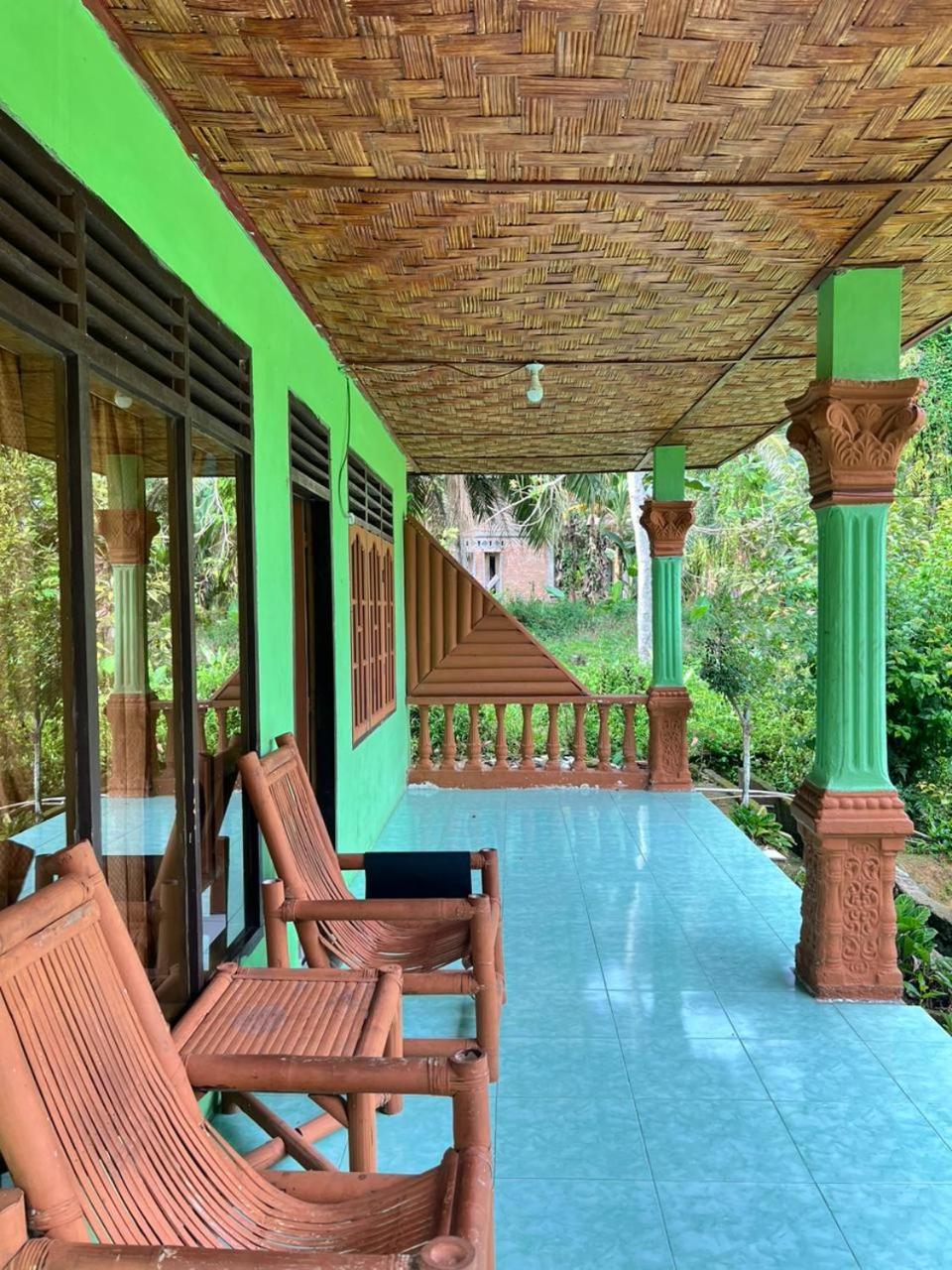 Wisma Batu Mandi Bukit Lawang Exterior photo