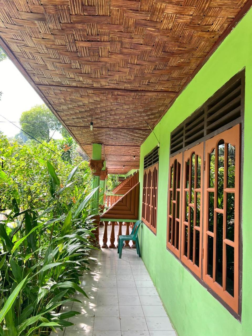Wisma Batu Mandi Bukit Lawang Exterior photo
