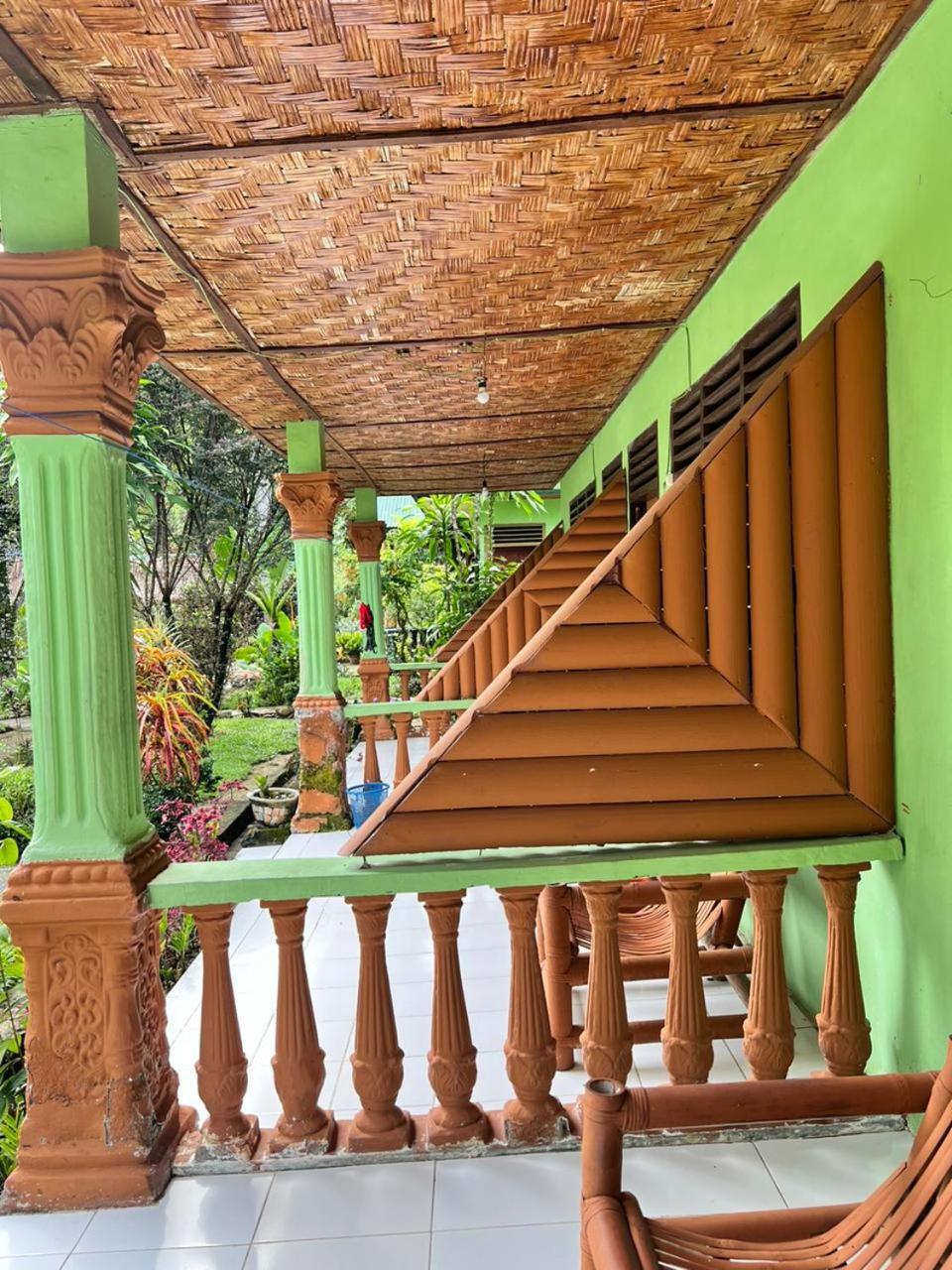 Wisma Batu Mandi Bukit Lawang Exterior photo
